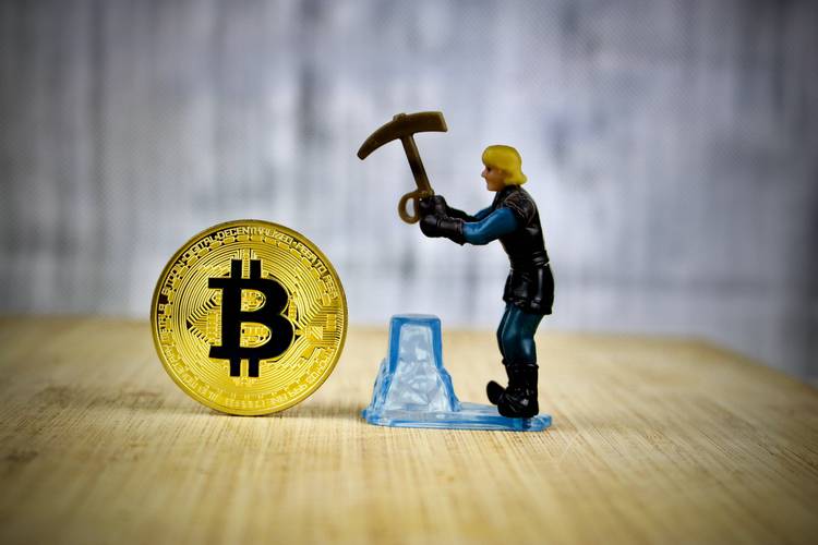 High-performance Bitcoin mining rig operating in a French mining farm